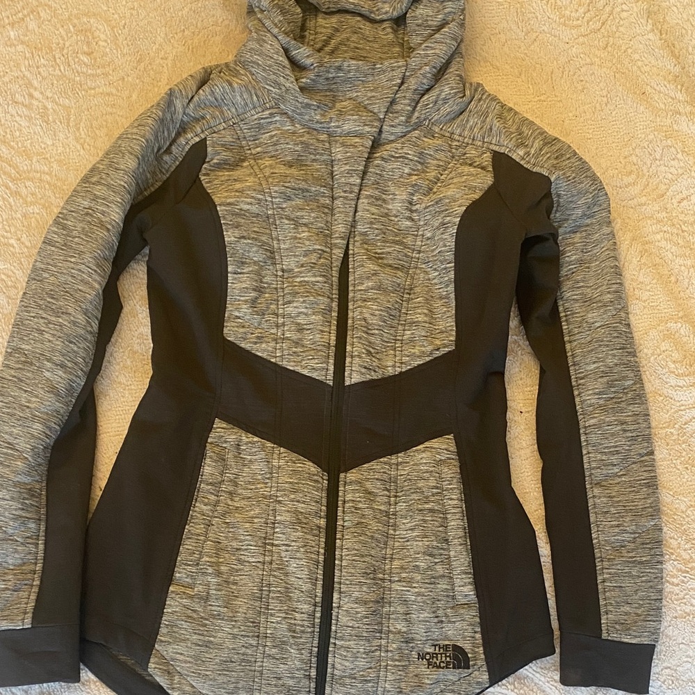 The North Face Women's Heather Gray and Black Ski Jacket